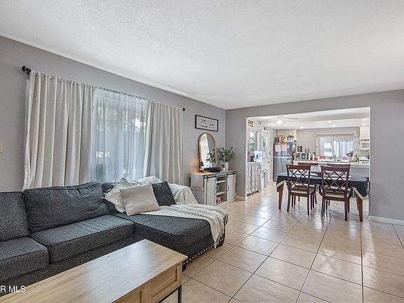 5th image of 257 Aristotle St