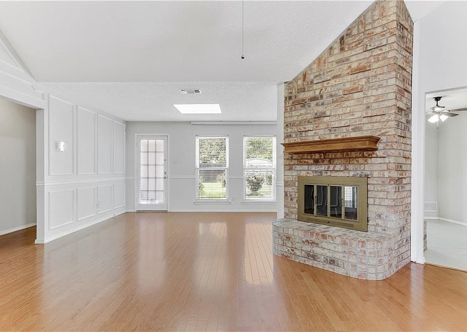 1st image of 5003 Dawnwood Ct