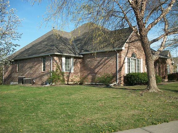2nd image of 801 SW Forestpark Ln #231