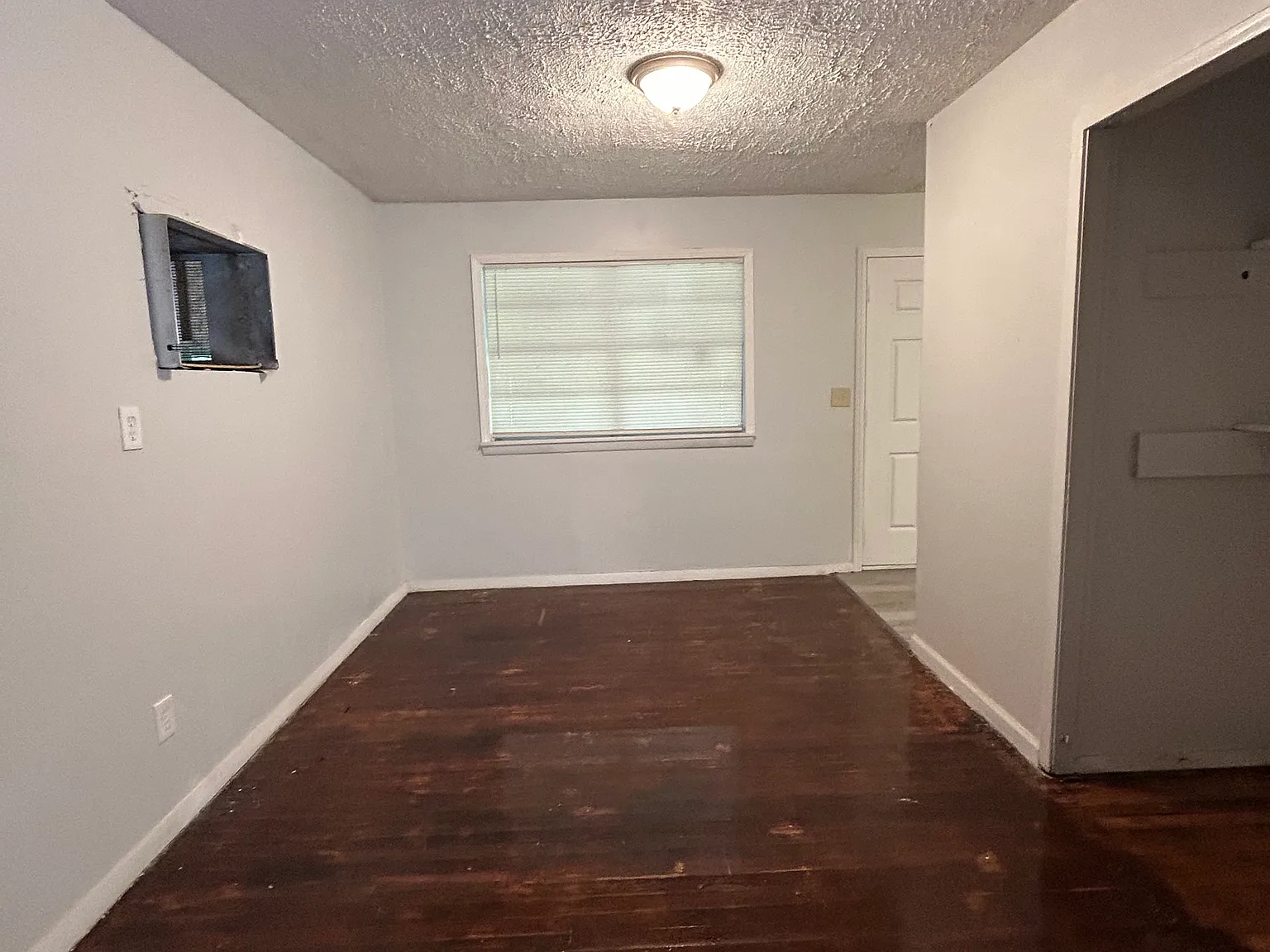 422 Oneida Ave — Photo 3