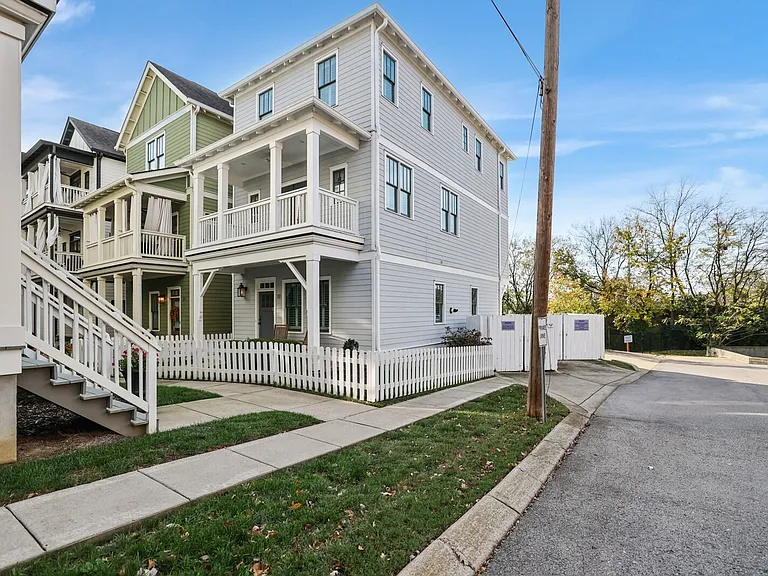 204 Burns Ave #11 — Photo 1
