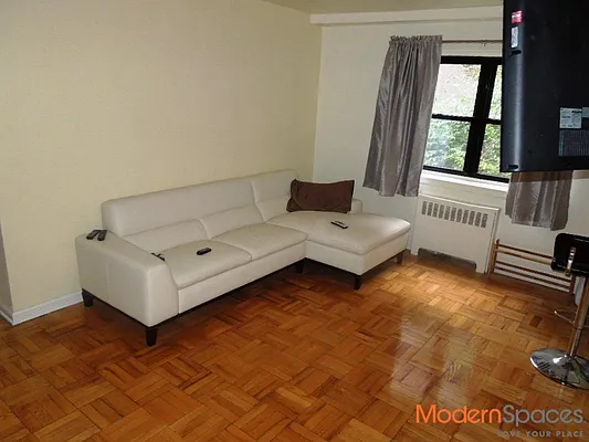 Sold by Modern Spaces | media 3
