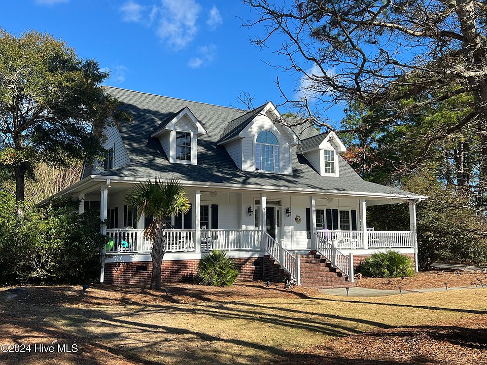 1st image of 2656 St James Drive SE