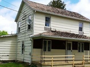 402 W Baldwin St, Apple River, IL 61001