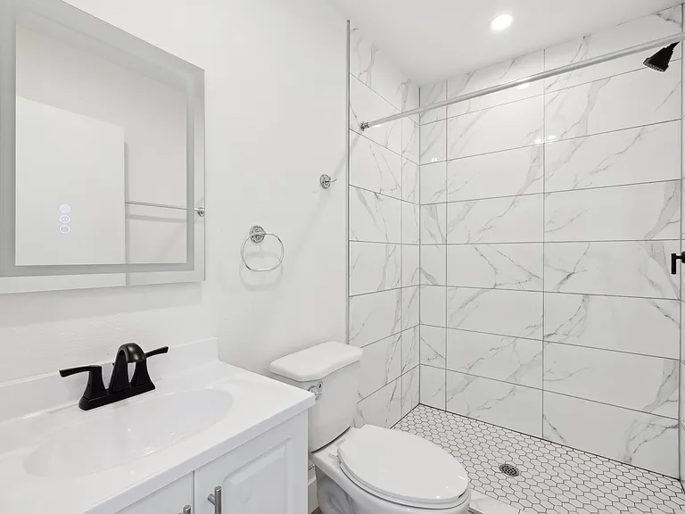 1270 Rolland Curtis Pl — Photo 30
