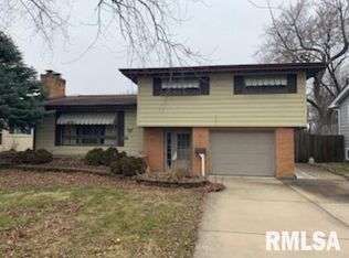 2305 Blackhawk Rd, Springfield, IL 62702