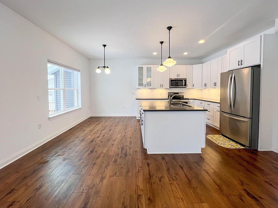 1st image of 1322 Lake Street