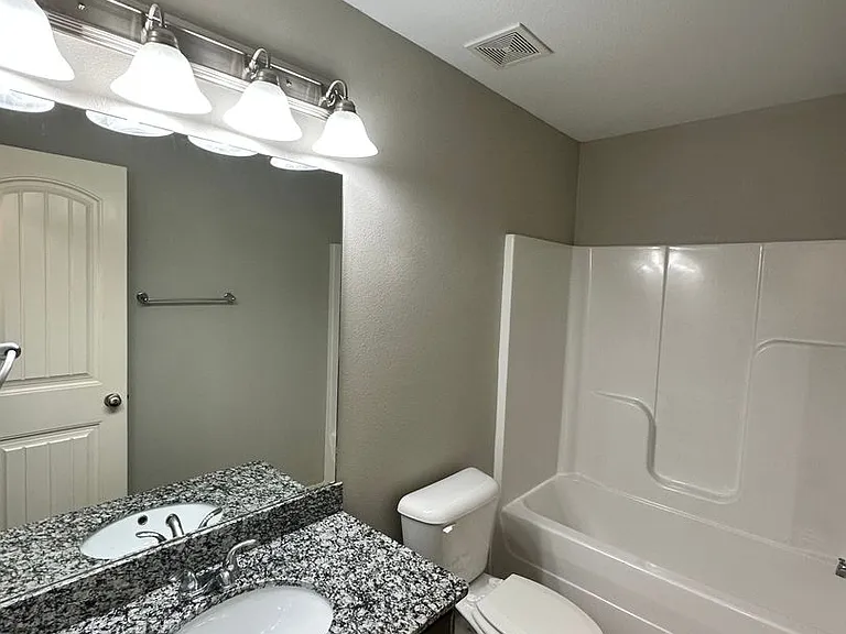 2900 SW Amberwood Ave #2 — Photo 20