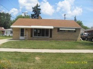 26412 Compson St, Roseville, MI 48066