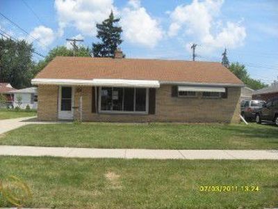 26412 Compson St, Roseville, MI, 48066