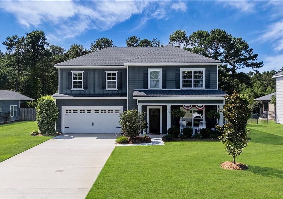1st image of 390 Wicklow Dr