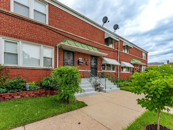 939 Bellwood Ave, Bellwood, IL 60104