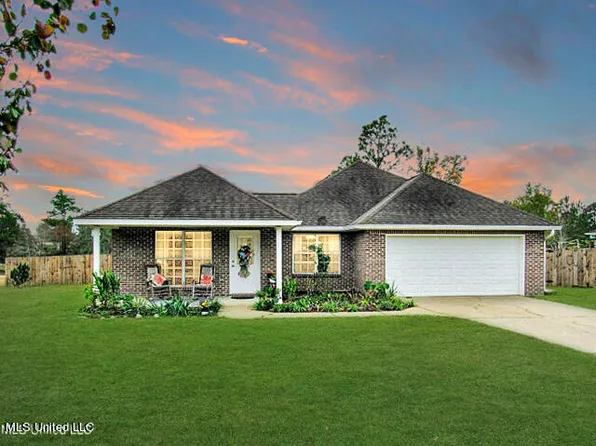 21455 E Edgewood Dr, Saucier, MS 39574