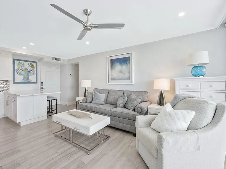 140 Seaview Ct #1404N — Photo 4