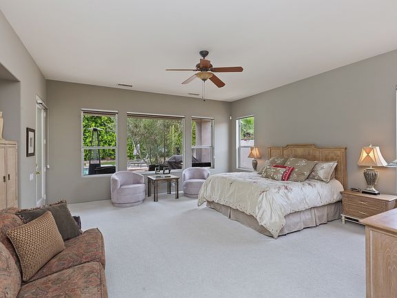 4th image of 41 Gibraltar Dr