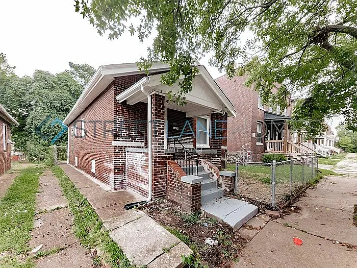 3838 Missouri Ave