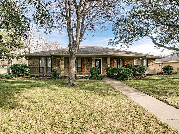 3rd image of 3025 Princeton Dr