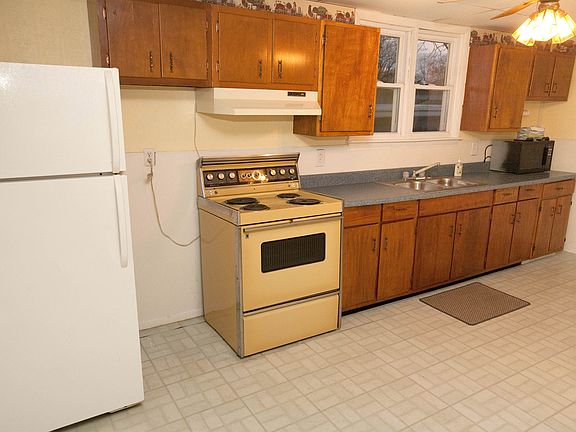 Large eat-in kitchen