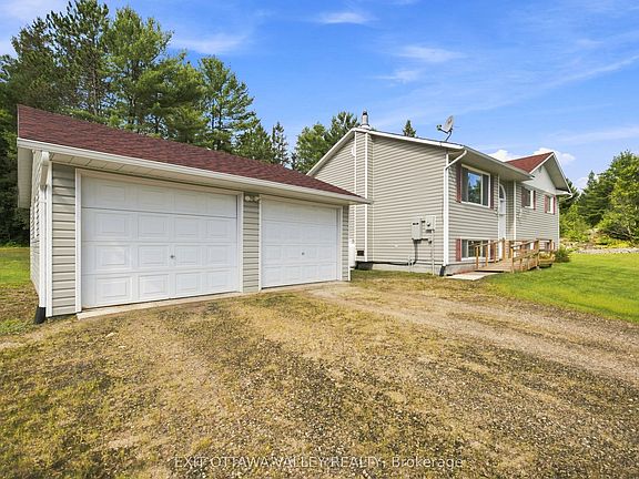 3rd image of 64 Mackey Creek Rd