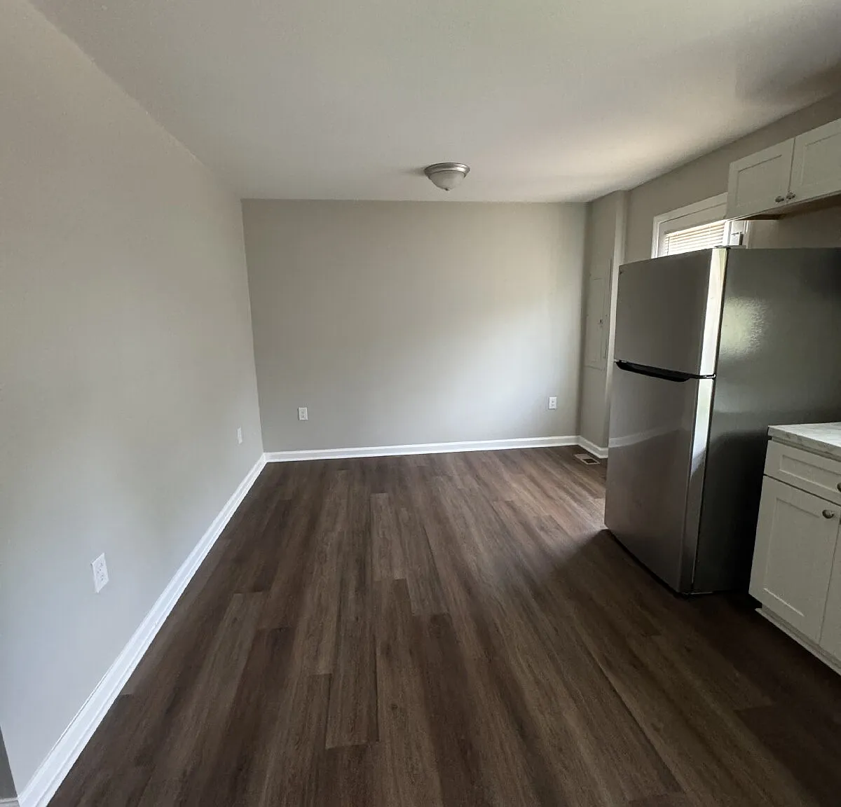 3 bed, 2.0 bath, 960 sqft, $1,700 — Photo 3