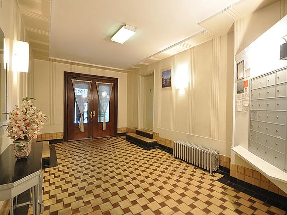 5th image of 100 E 208th St #5B