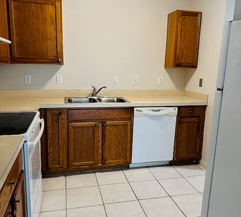 4th image of 2509 Hightower Ave S