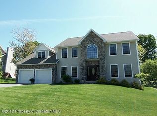 20 Woodridge Cir, Clarks Summit, PA
