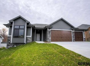 3215 Davy Jones Dr, Plattsmouth, NE 68048