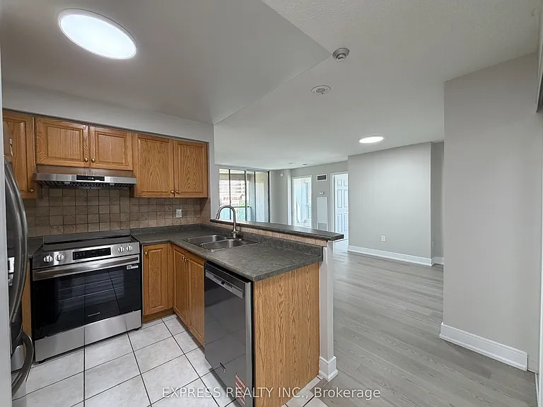 7 Lorraine Dr #612 — Photo 4