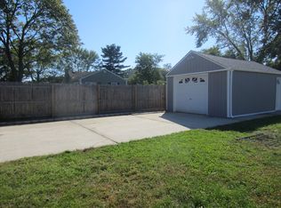 194 17th St, West Babylon, NY 11704