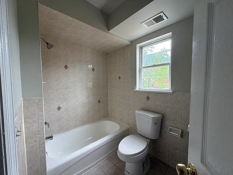 961 Bergen St #2B — Photo 6