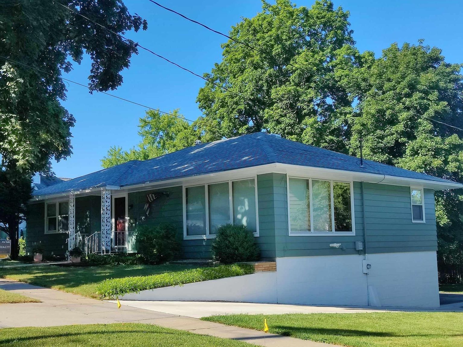 605 Day St Decorah IA 52101 MLS 20232854 Zillow   D8d4c8eeeba504b26b849adaee15e841 Cc Ft 1536 