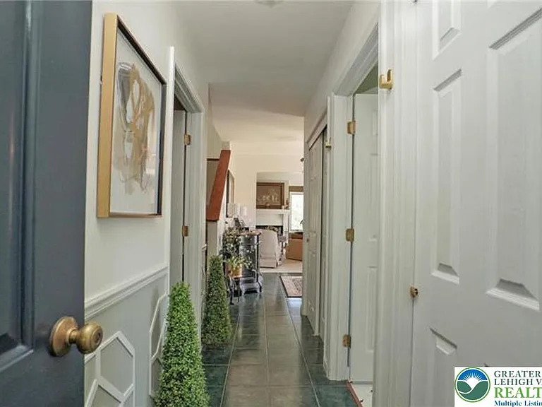 1319 Shady Ln — Photo 34