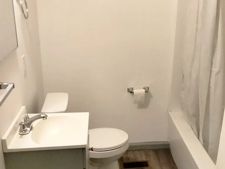 307 Apple Ave — Photo 2