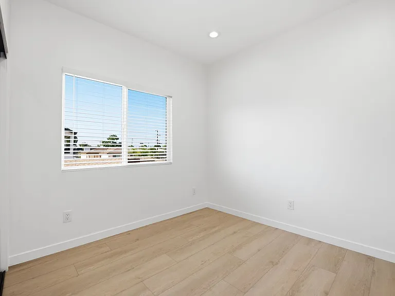 6914 Eberhart St — Photo 8