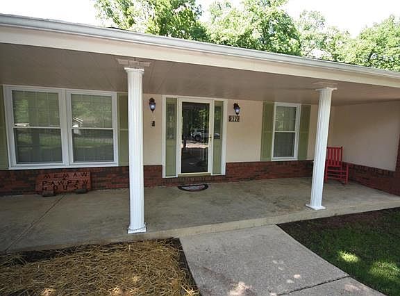 2nd image of 22 White Oak Dr