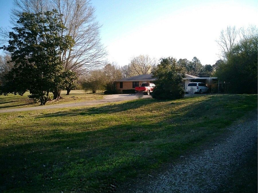 2nd image of 5121 Highway 15 S
