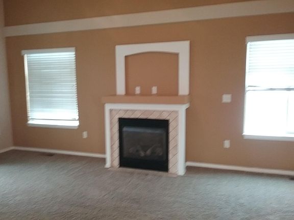4th image of 1615 N Tschirley Ln