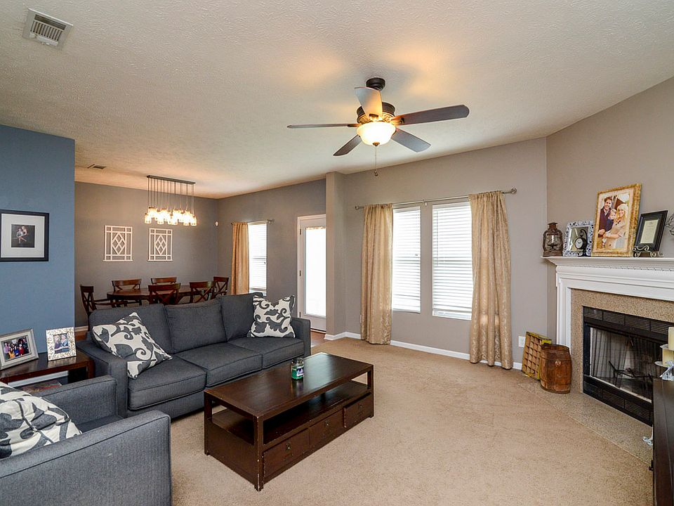2nd image of 7289 Autumn Crossing Way