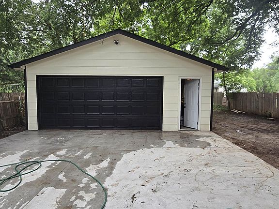 4th image of 1208 N Terrace Dr