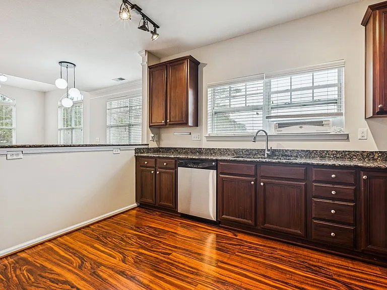 522 Knolls Dr #308 — Photo 4