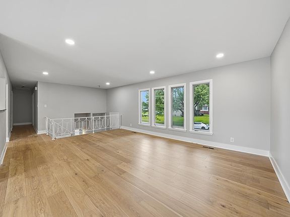 4th image of 461 Galahad Rd