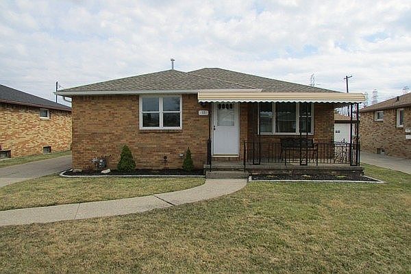 1st image of 55 Laura Ct
