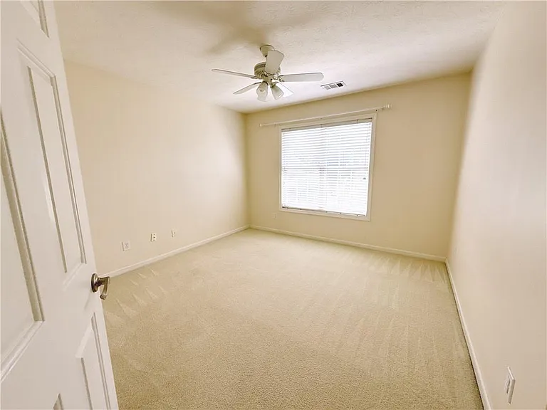 3361 Shallowford Green Dr — Photo 26