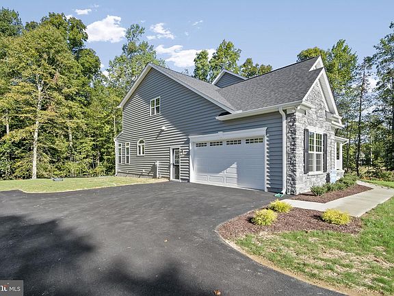 4th image of 8017 Floyds Quarter Ct