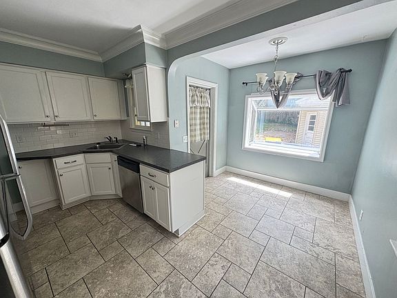 2nd image of 1354 Johnston St SE