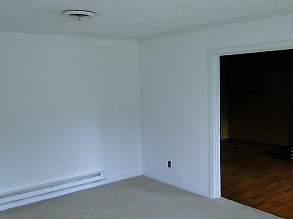 2nd image of 3008 Bowling Green Dr