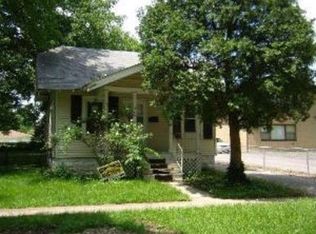 240 N Lincoln St, Westmont, IL 60559