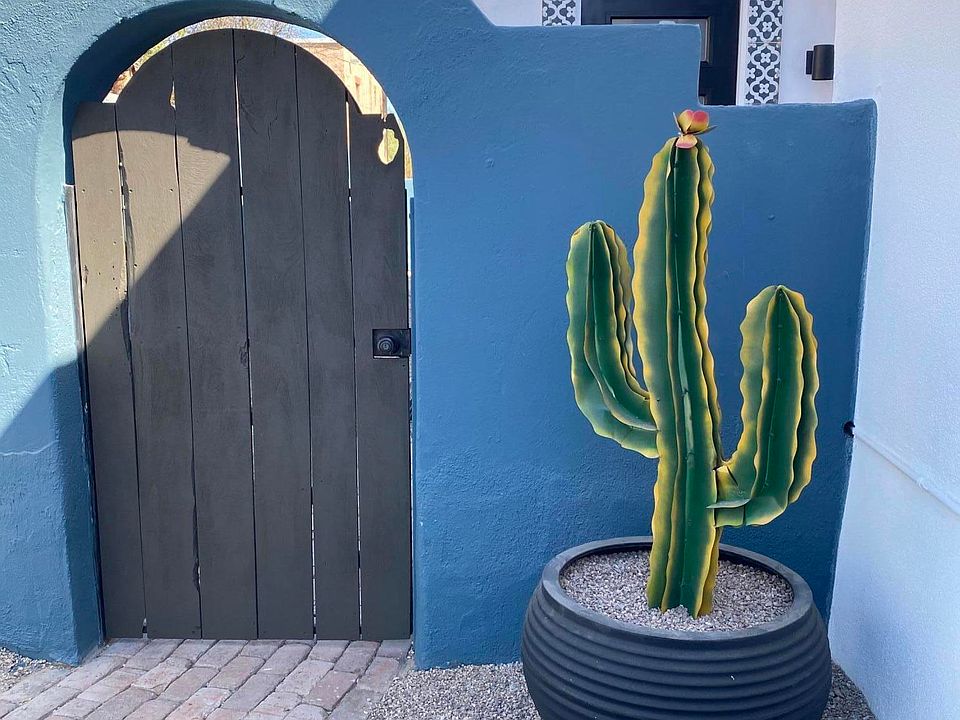 1st image of 1016 N Campbell Ave #2