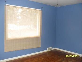 2nd image of 975 Syringa Dr